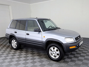 Toyota RAV4 Luxury ATM 2.0 95kW (1 foto / 7)