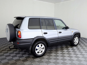 Toyota RAV4 Luxury ATM 2.0 95kW (3 foto / 7)
