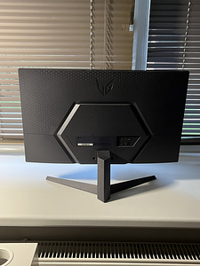 Монитор LG UltraGear (1 фото из 3)