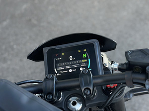 Husqvarna Vitpilen 401 (8 фото из 10)