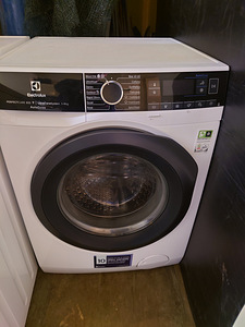 Pesumasin Elektrolux 9 KG (4 foto / 7)