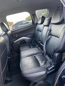 MITSUBISHI OUTLANDER (10 фото из 10)
