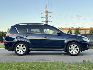 MITSUBISHI OUTLANDER (5 фото из 10)