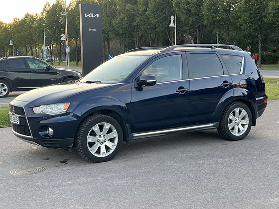 MITSUBISHI OUTLANDER