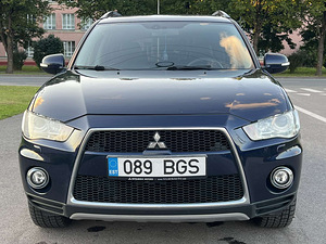 MITSUBISHI OUTLANDER (3 фото из 10)