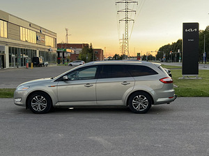 FORD MONDEO (4 foto / 10)