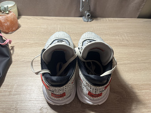 Баскетбольные кроссовки Nike LeBron XX GS (4 фото из 4)