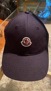 Moncler nokamüts, unisex (1 foto / 6)