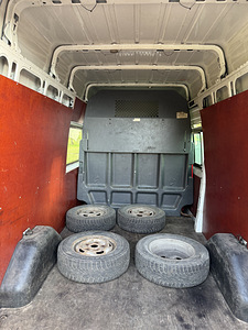 Ford Transit (13 фото из 13)