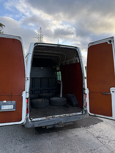 Ford Transit (12 фото из 13)