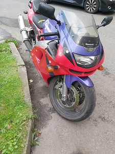 Kawasaki zx600-A2 (5 фото из 10)