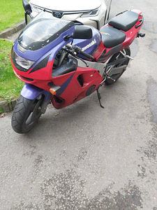 Kawasaki zx600-A2 (6 фото из 10)
