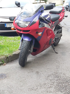 Kawasaki zx600-A2 (10 фото из 10)