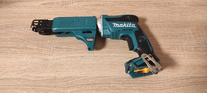 Makita DFS452 akulintkruvikeeraja. Makita kruvikeeraja kipsplaadi jaoks (2 foto / 8)
