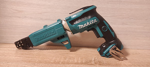 Makita DFS452 akulintkruvikeeraja. Makita kruvikeeraja kipsplaadi jaoks (5 foto / 8)