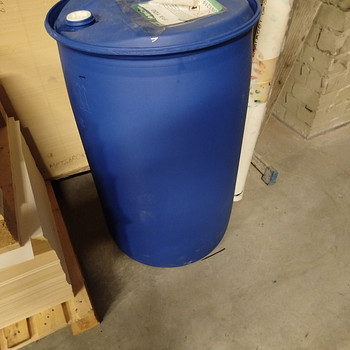 Продаётся чистая бочка 200L