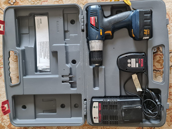 Аккумуляторная дрель RYOBI
