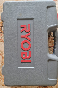 Аккумуляторная дрель RYOBI (3 фото из 4)