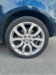 R 22 Land Rover (2 фото из 4)