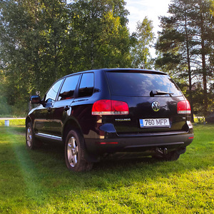Volkswagen Touareg (2 фото из 15)