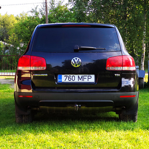 Volkswagen Touareg (4 фото из 15)