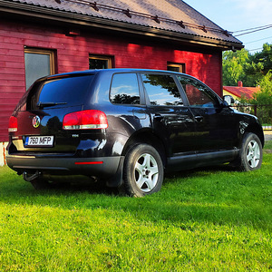 Volkswagen Touareg (5 фото из 15)