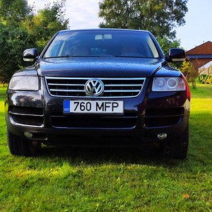 Volkswagen Touareg (3 фото из 15)