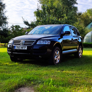 Volkswagen Touareg (1 фото из 15)