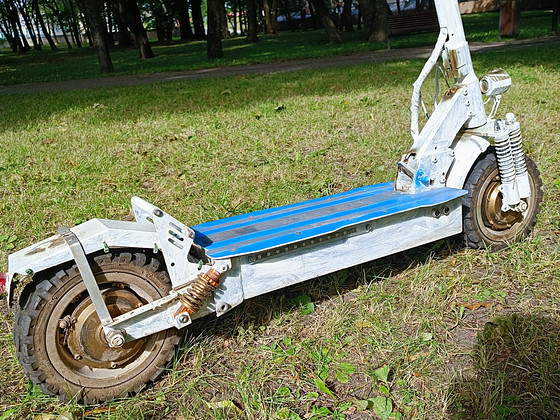Продаю мощный электросамокат 2х1600w 32a/h батарея