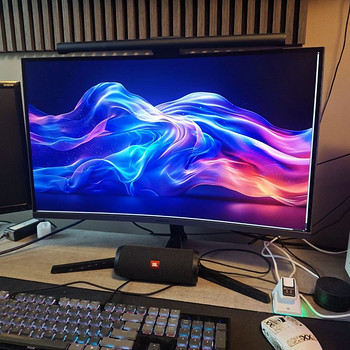 Samsung 27" Curved QHD 144Hz monitor