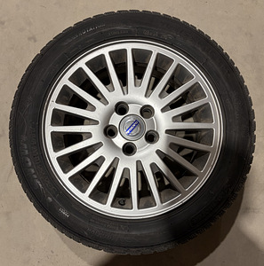 Volvo 205/55 R16 Karmoran (1 foto / 3)