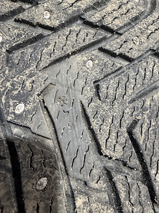 Nokian Hakkapiilitta 8 275/45 R20 (3 foto / 4)
