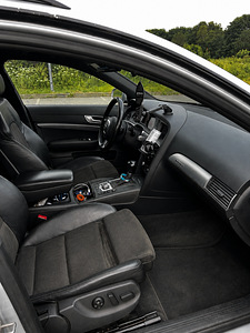 Audi A6C6 3.0 Quattro (8 foto / 10)