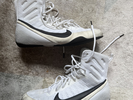 Nike machomai 3