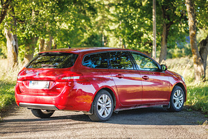 Peugeot 308 (2 фото из 13)