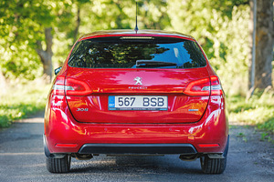 Peugeot 308 (6 фото из 13)