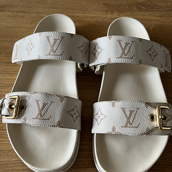 Шлёпанцы Louis Vuitton