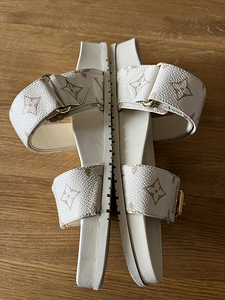 Шлёпанцы Louis Vuitton (4 фото из 4)