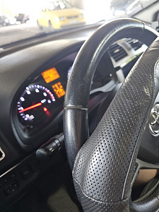 Müün Ukraina registreeringuga Toyota Avensist (7 foto / 15)