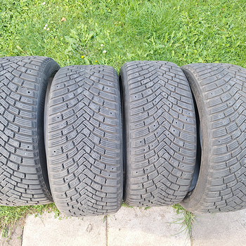 225/40/R18 Continental IceContact 3 naastrehvid 7mm