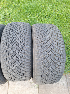 225/40/R18 Continental IceContact 3 шипованные шины 7 мм (3 фото из 3)