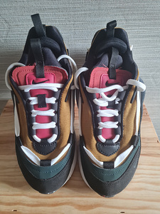 Nike tossud (3 foto / 3)