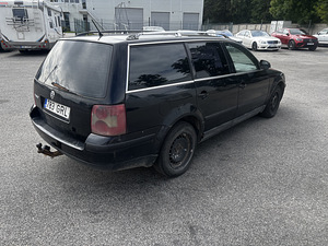 Volkswagen Passat (3 фото из 12)