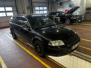 Volkswagen Passat (8 фото из 12)