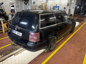 Volkswagen Passat (7 фото из 12)