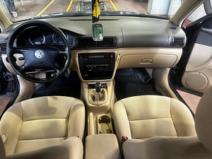 Volkswagen Passat (9 фото из 12)