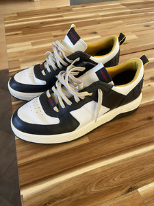 HUGO Kilian 42 (1 foto / 5)