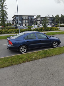 Volvo S60 (4 фото из 12)