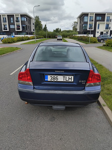 Volvo S60 (5 фото из 12)