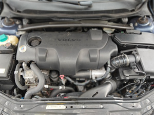 Volvo S60 (7 фото из 12)